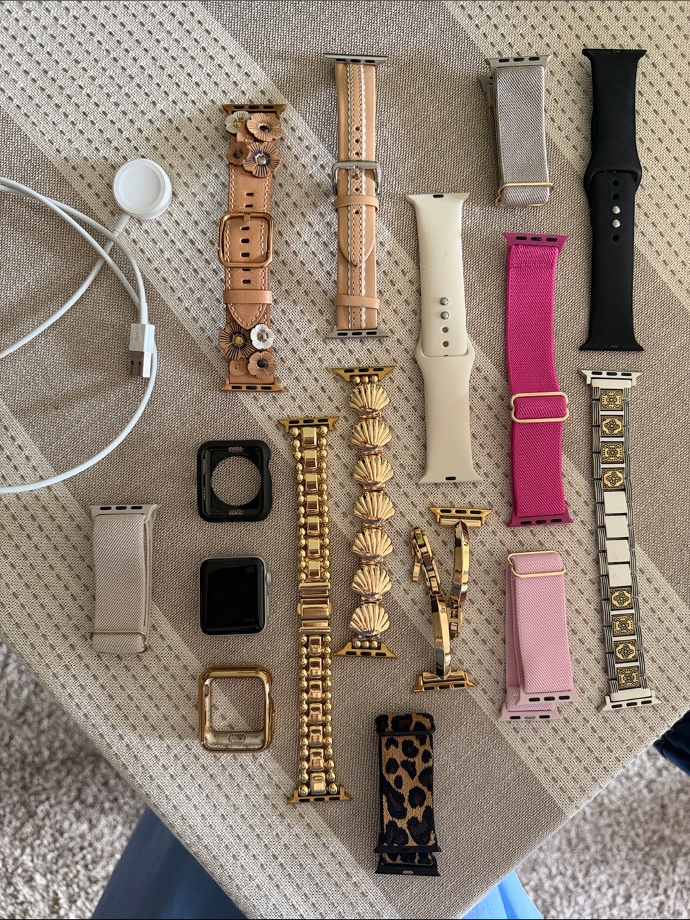 Apple Watch Series 3 + Bands